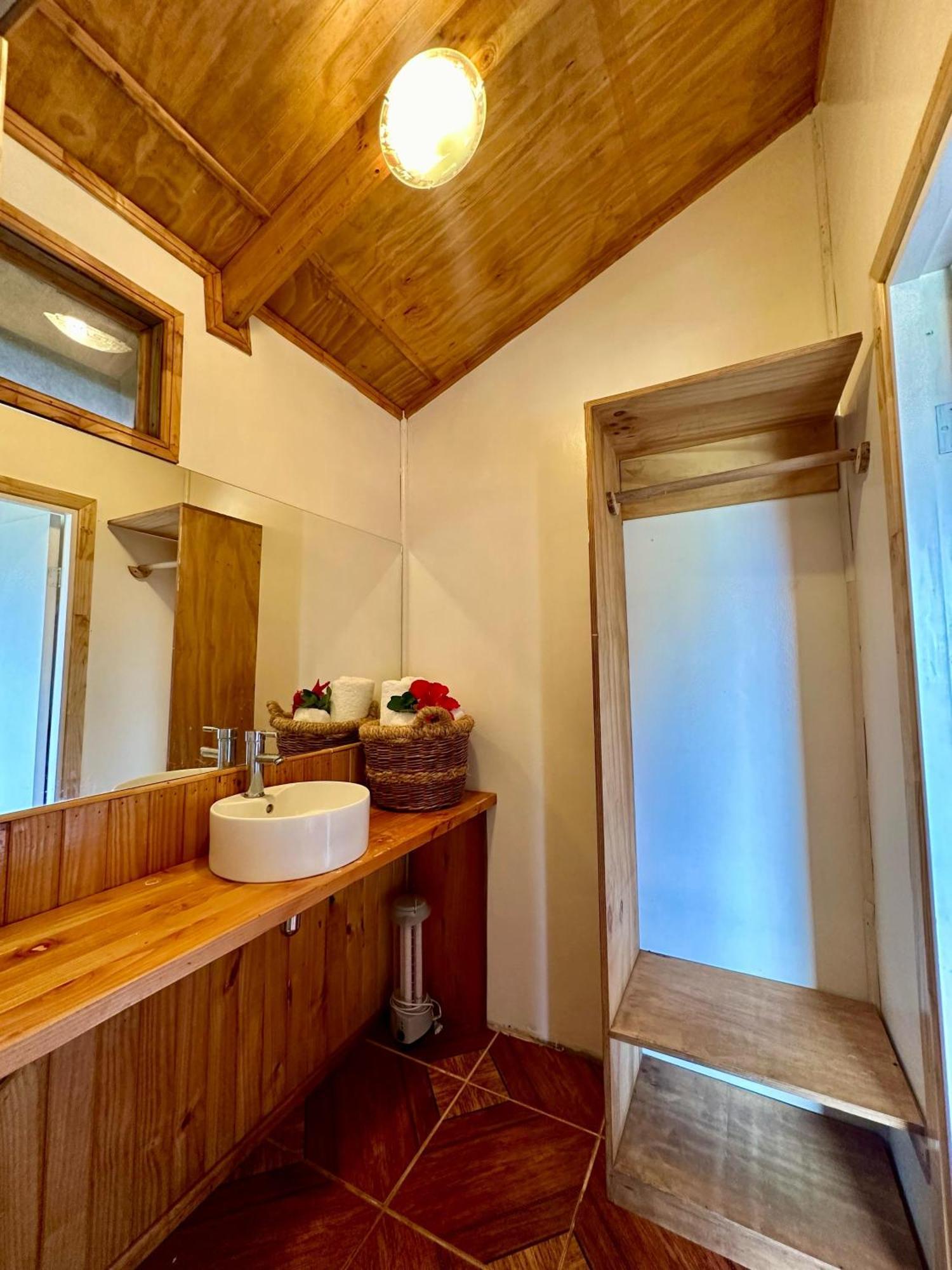 Paraiso Sunset Bungalows Ханга Роа Екстериор снимка